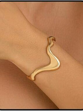 NEW Chunky 14k Gold Wavy Cuff Bracelet for Women Minimalist Twisty Unique Trend